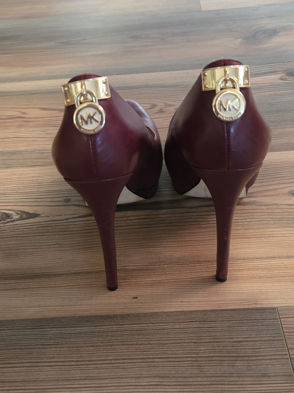 Michael Kors Women's Burgundy Leather Pumps - Picture 4 of 6